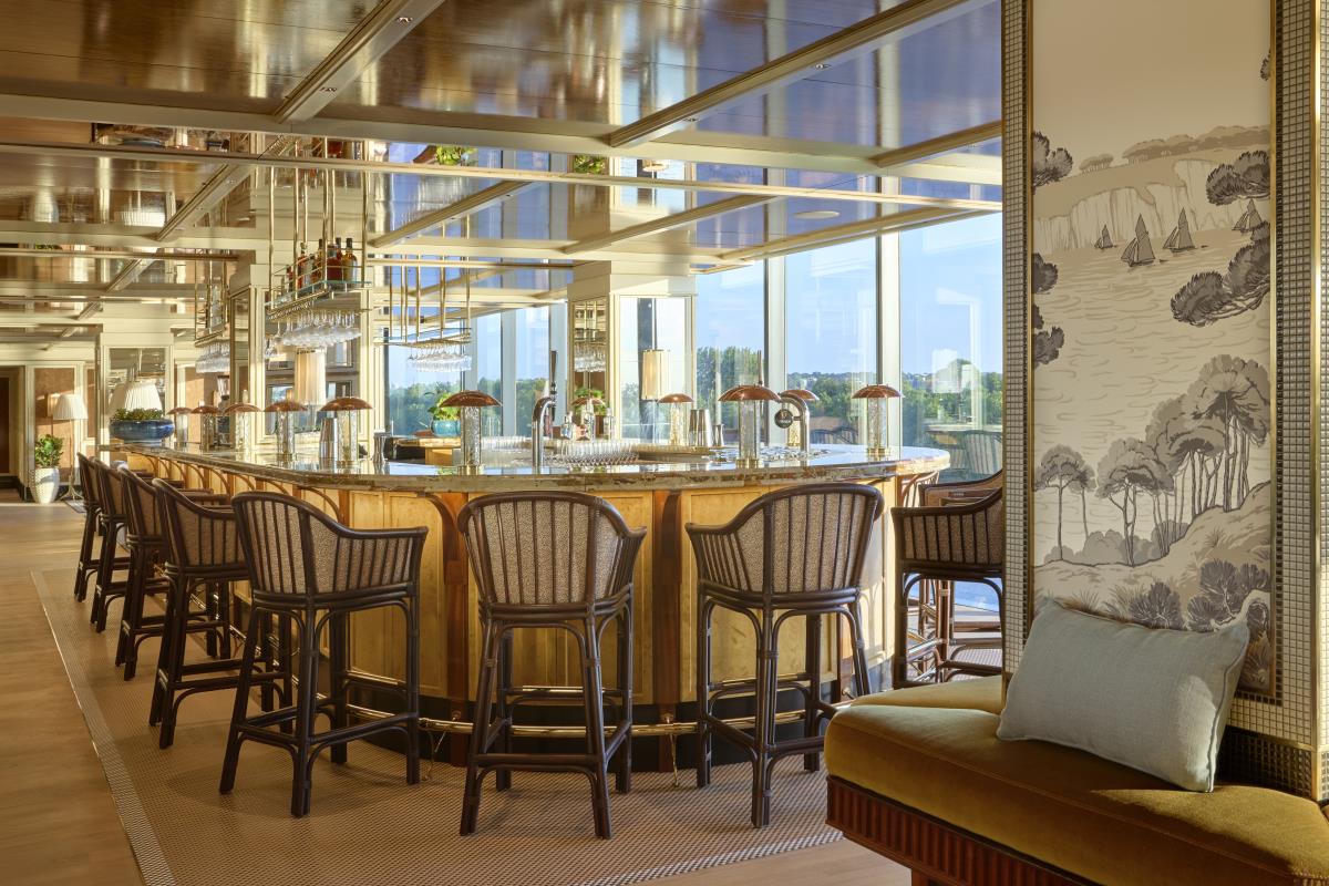 The River Bar and Lounge