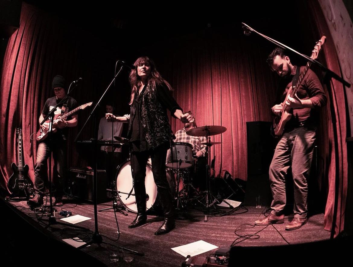 CASSIS: LIVE MUSIC