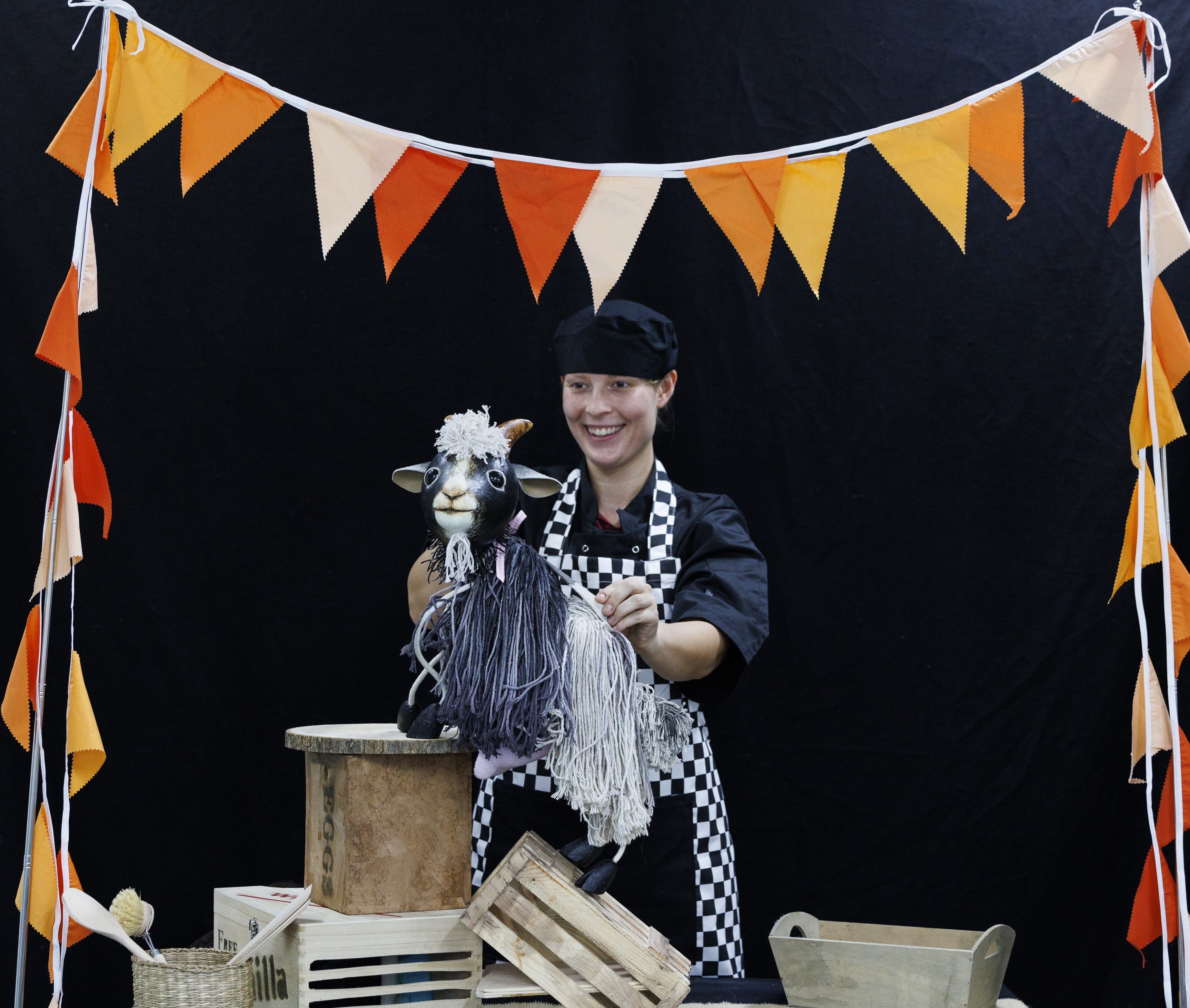 The cover image for the event: World-famous chef Mo has lost the recipe for their most scrumptious cake. Join us on this playful adventure to help find the missing ingredients.