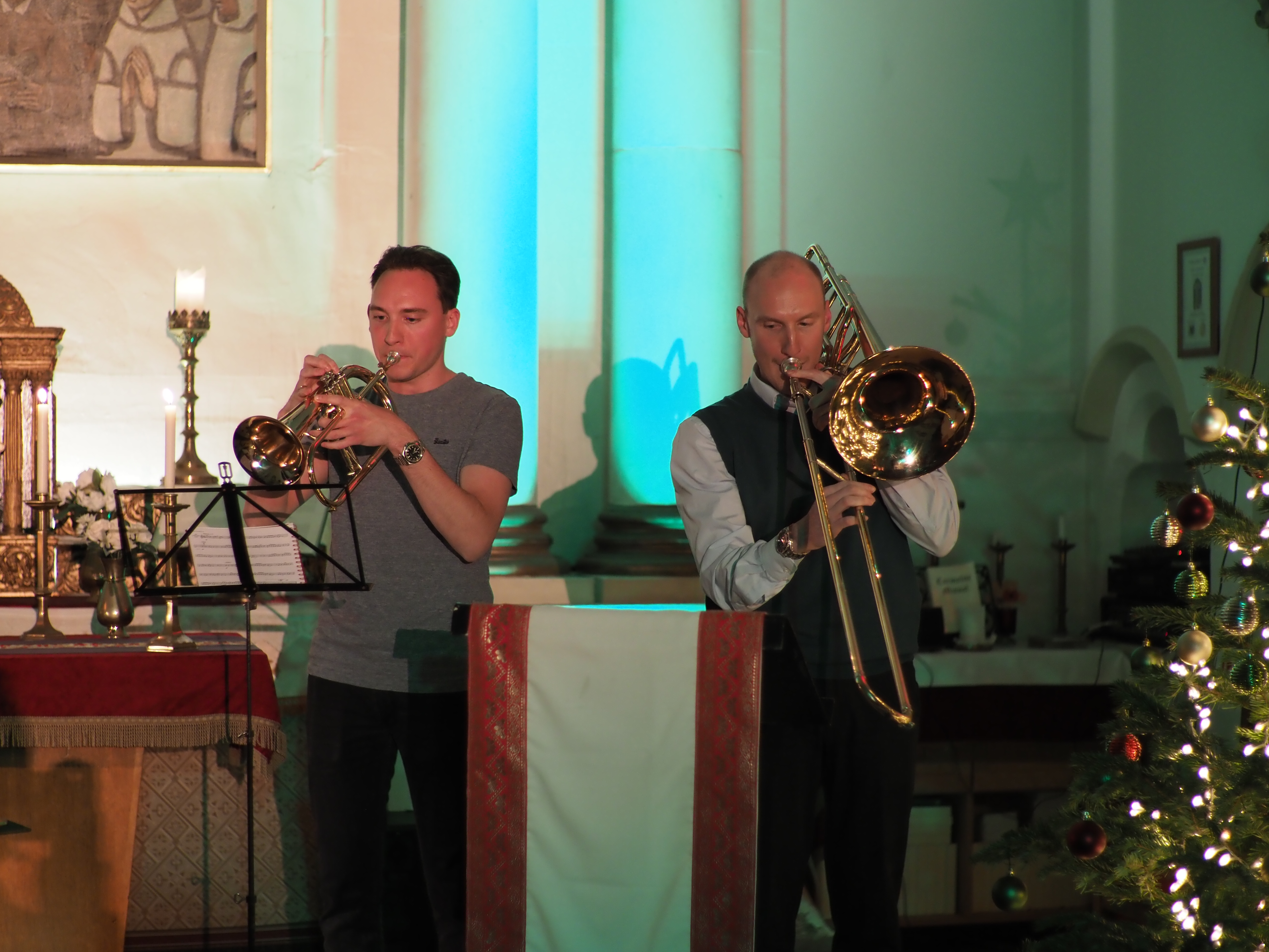 The cover image for the event: Get ready to lift your voices and spirits this festive season. Fulham Pier is bringing you an exclusive Christmas Carol Singalong