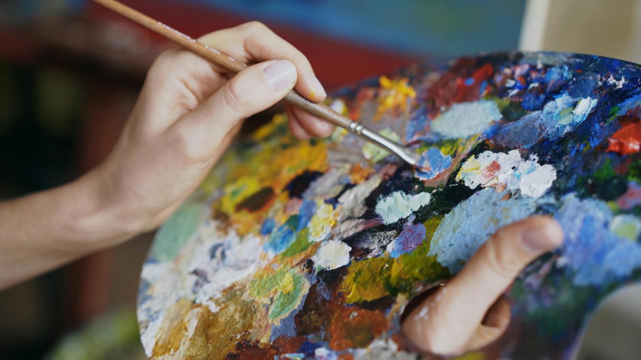 The cover image for the event: Join artist Jessi Levy at Fulham Pier for a relaxed painting workshop inspired by the river and its ever-changing light and movement.